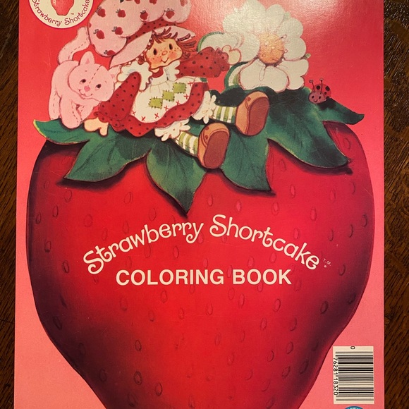 Vintage Strawberry Shortcake 🍓 Colouring Book - Picture 2 of 4